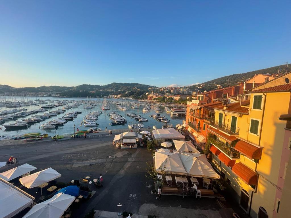 Suite Ventidue - Fronte Mare Lerici Eksteriør bilde